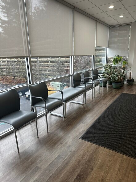 More Photos Of 1092 Jericho Tpke, Smithtown Storefront Retail Office For Lease