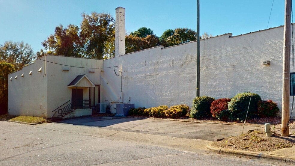 More Photos Of 3701-3715 Neil St, Raleigh Flex For Sale