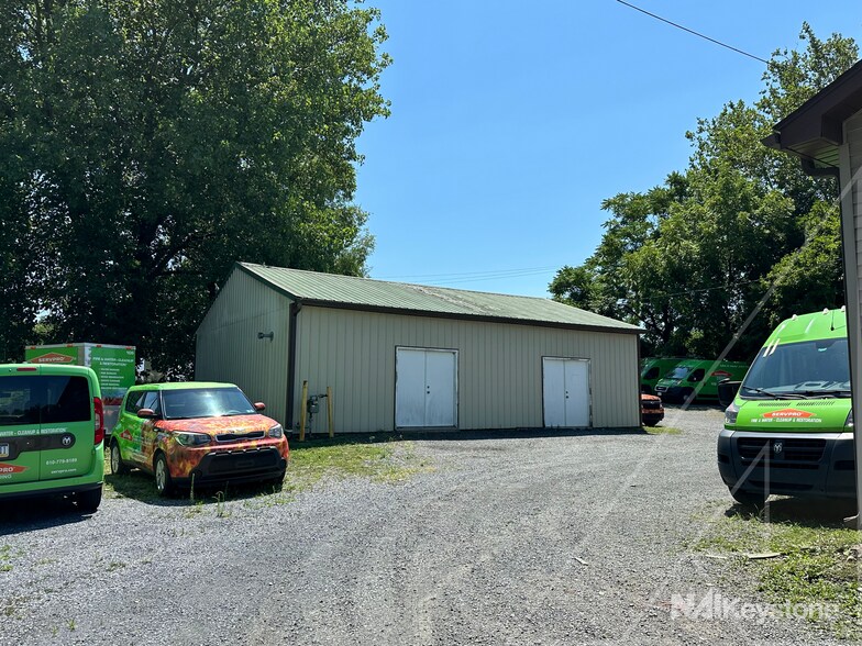 More Photos Of 1612 E Main St, Douglassville Warehouse For Sale