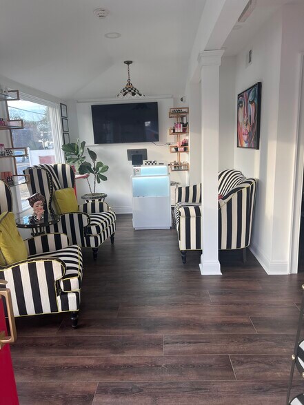 More Photos Of 735 Broad St, Shrewsbury Office Residential For Sale
