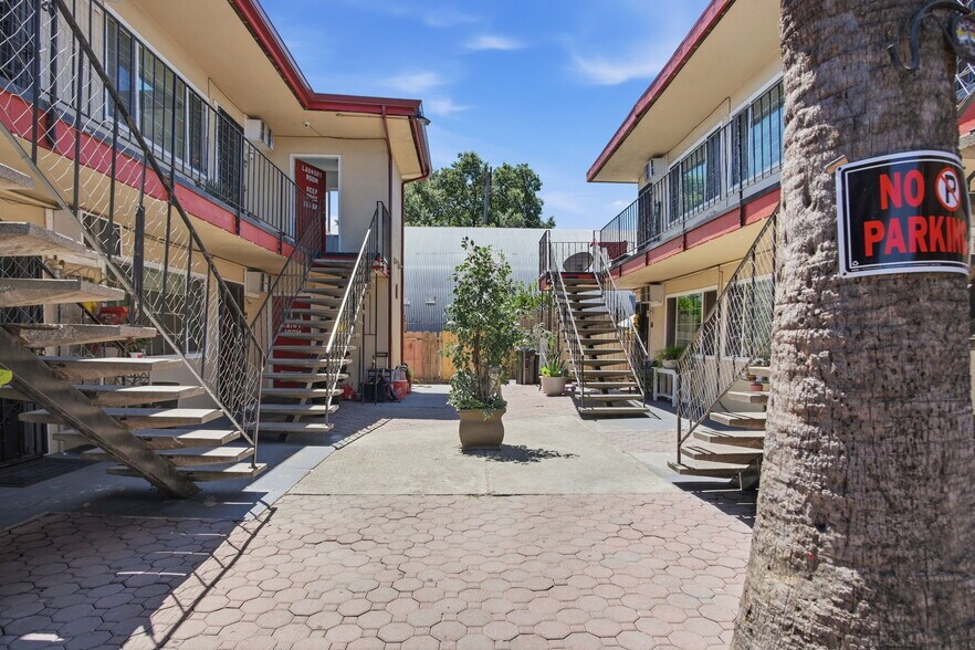 More Photos Of 820-828 E Park St, Stockton Apartments For Sale