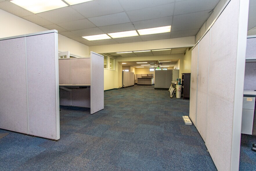 More Photos Of 971 E Broadway Ave, Atwater Office For Lease