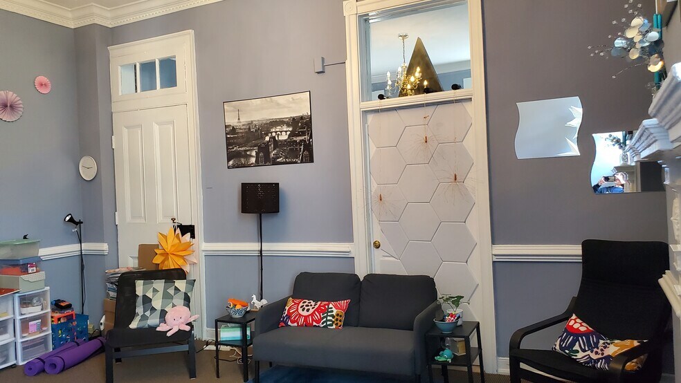 More Photos Of 19 E Market St, Leesburg Office For Lease