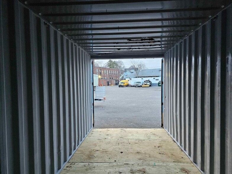 More Photos Of 100 Business St, Hyde Park Unknown For Lease