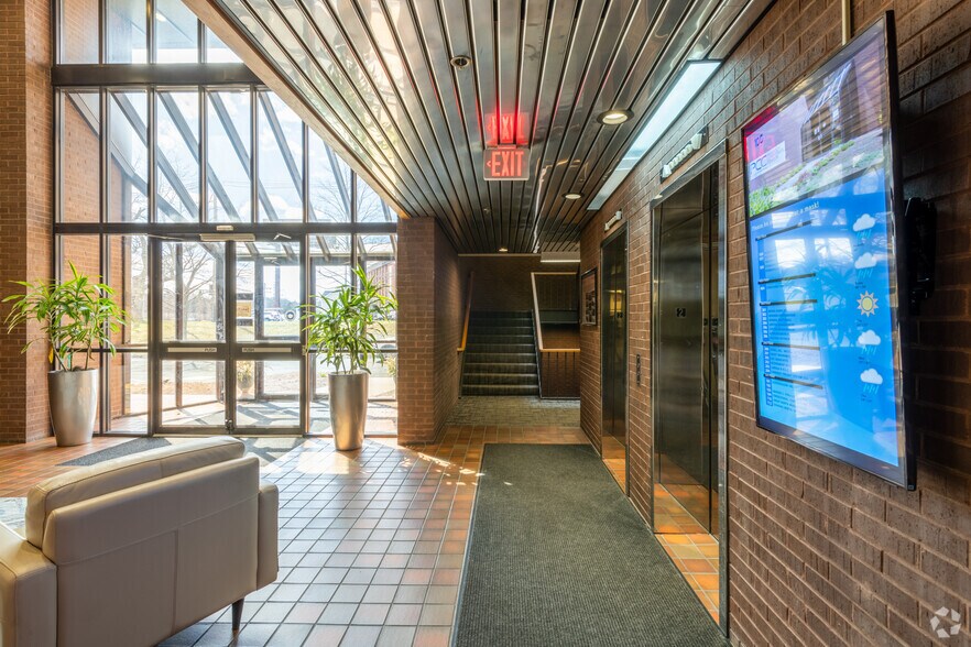 More Photos Of 100 Corporate Pl, Peabody Office For Lease