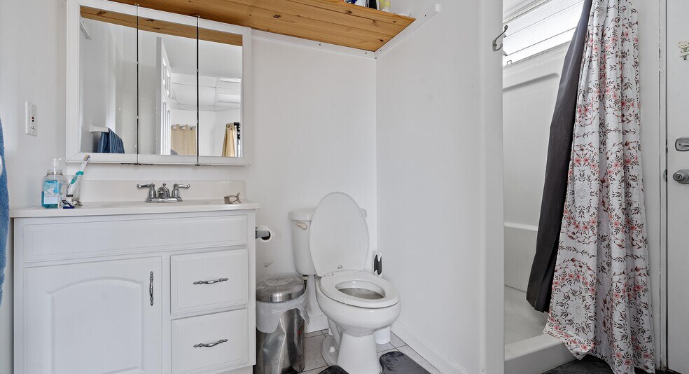 More Photos Of 2106 Young St, Honolulu Apartments For Sale