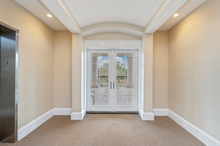 More Photos Of 3201 Heritage Plantation Blvd, Laurel Hill Office For Sale