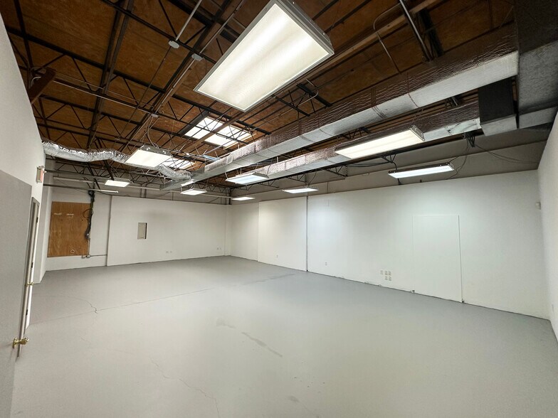 More Photos Of 4000-4010 N Nashville Ave, Chicago Unknown For Lease