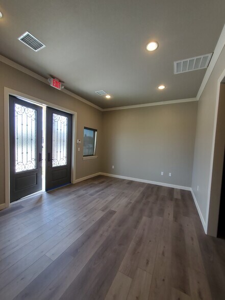 More Photos Of 2259 N 9th St, Broken Arrow Office For Lease