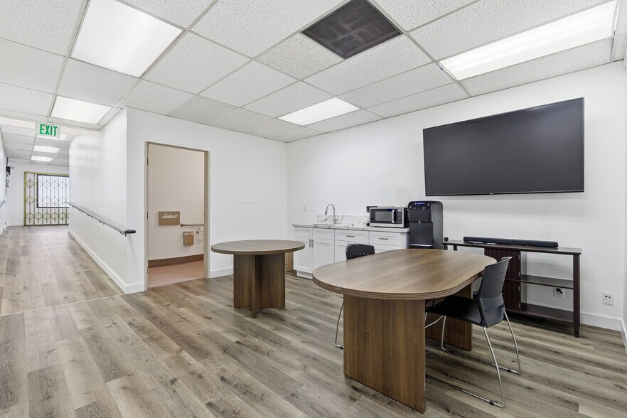 More Photos Of 5852 S Vermont Ave, Los Angeles Unknown For Lease