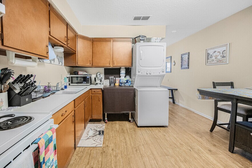 More Photos Of 501-524 Plaza Dr, Slaton Apartments For Sale