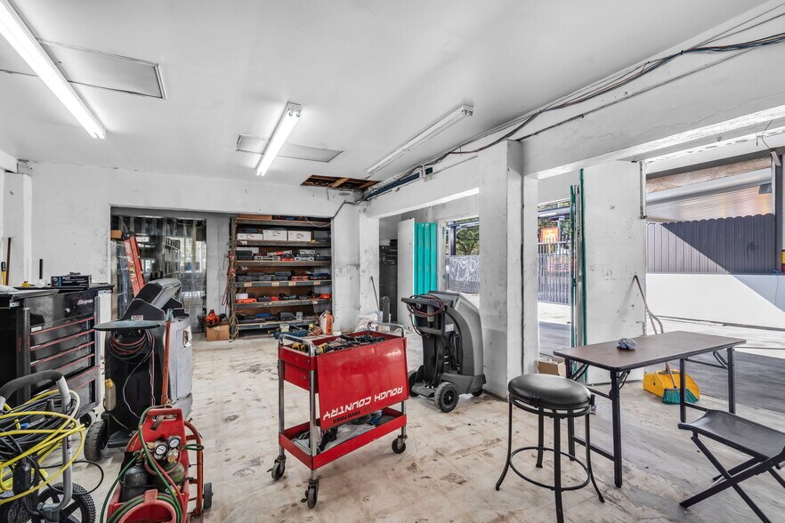More Photos Of 3219 SW 8th St, Miami Storefront For Sale