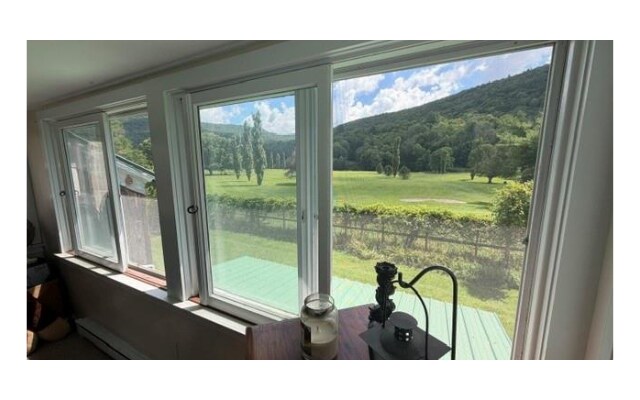 More Photos Of 174 Rockland Rd, Roscoe Flex For Sale