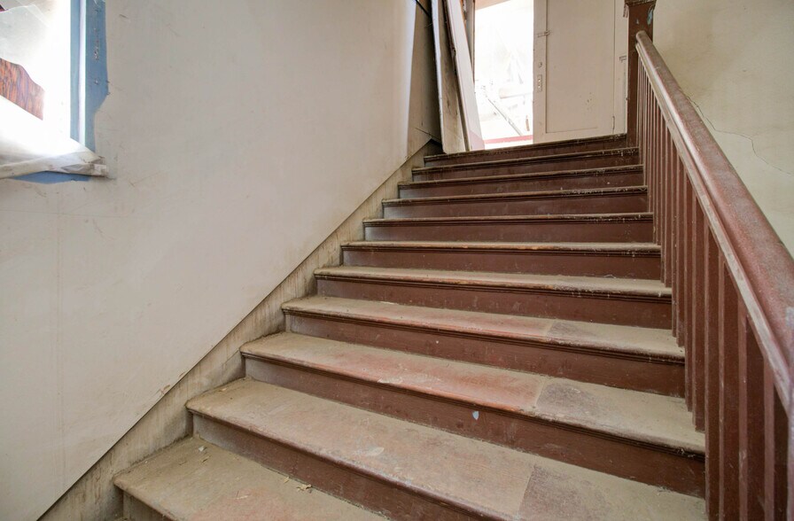 More Photos Of 155 S Miami Ave, Miami Storefront Retail Residential For Sale