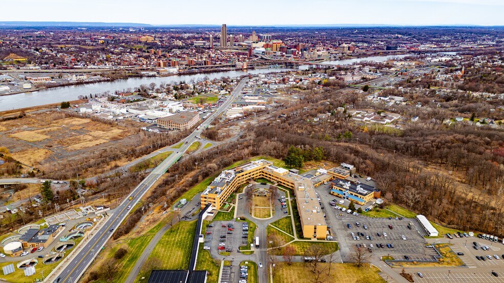 More Photos Of 3 University Pl, Rensselaer Office For Lease