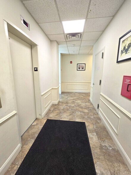 More Photos Of 31-19 Newtown Ave, Astoria Office For Sale