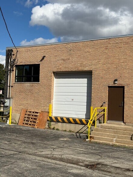 More Photos Of 700-750 Bonnie Ln, Elk Grove Village Industrial For Sale
