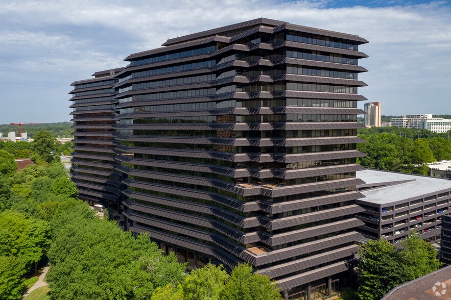 More Photos Of 2 Ravinia Dr, Atlanta Office For Lease