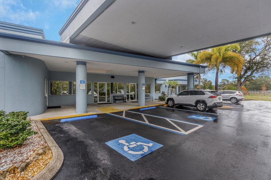 More Photos Of 7641 66th St N, Pinellas Park Medical For Sale