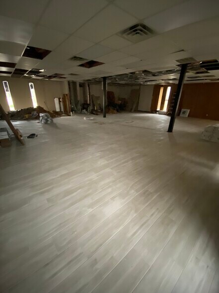 More Photos Of 918 N Dallas Ave, Lancaster Office For Sale