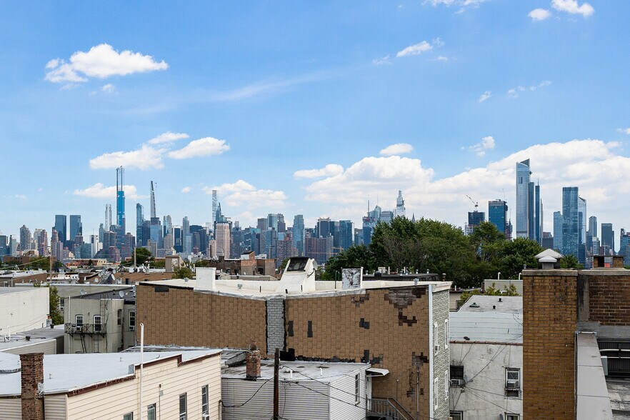 More Photos Of 2000 West St, Union City Office Residential For Lease