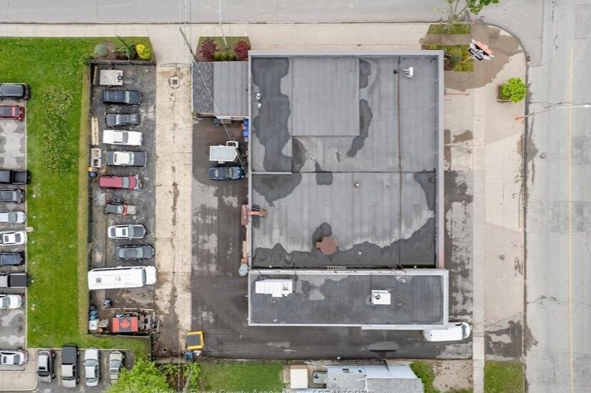 More Photos Of 857 Howard Av, Windsor Auto Repair For Sale