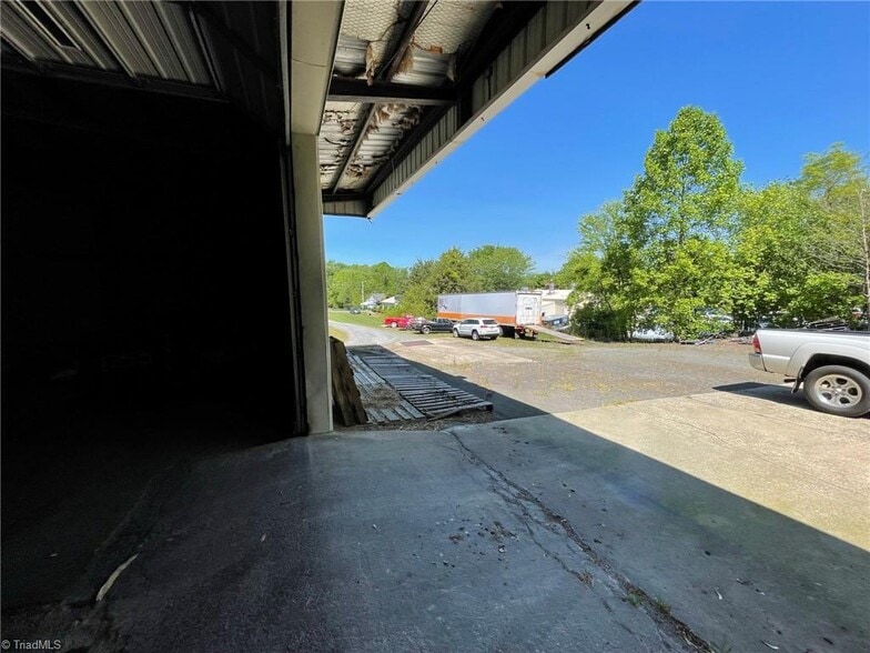 More Photos Of 607 Main, Pilot Mountain Storefront Retail Residential For Sale