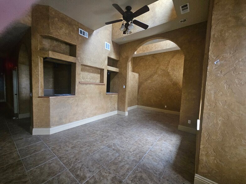 More Photos Of 89 Notch Shopping Center Ln, Branson West Freestanding For Lease