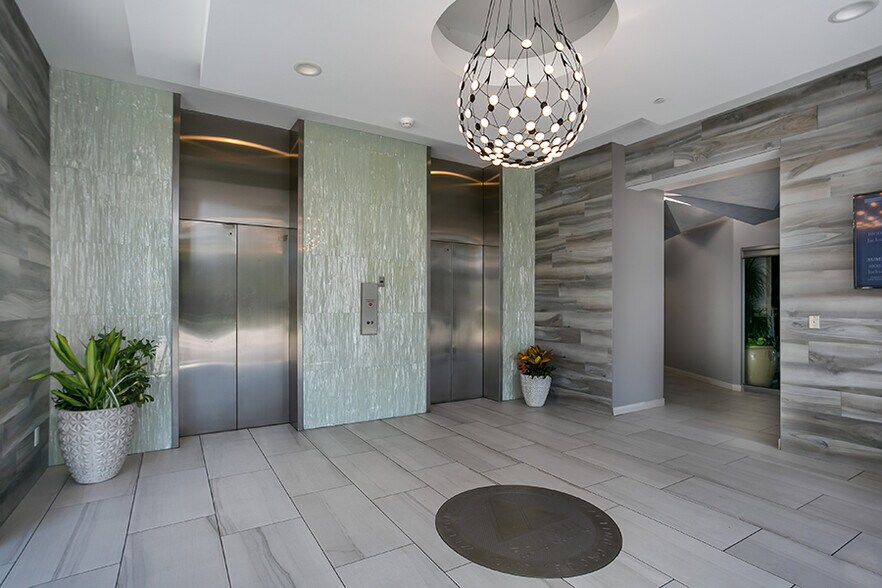 More Photos Of 1000 Riverside Ave, Jacksonville Office For Lease