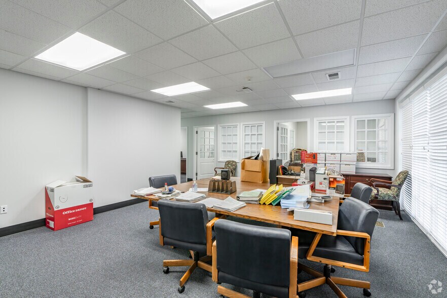 More Photos Of 125 E Virginia Ave, Bessemer City Bank For Sale