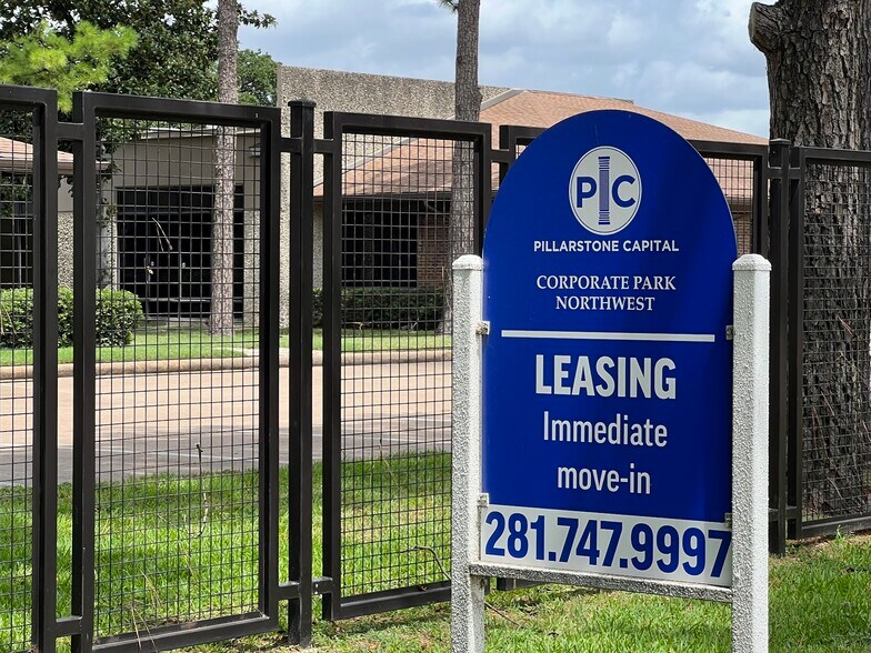 More Photos Of 7135 W Tidwell Rd, Houston Unknown For Lease