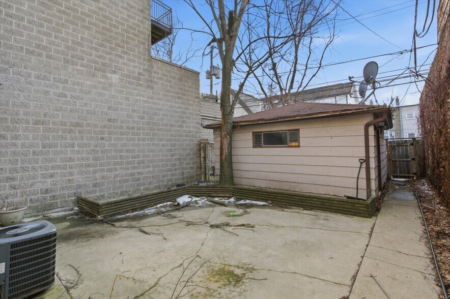 More Photos Of 4140 N Western Ave, Chicago Multifamily For Sale