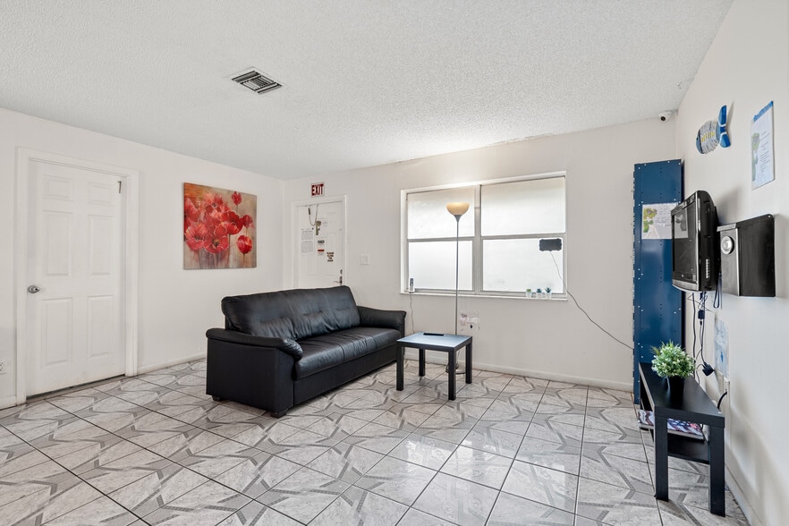 More Photos Of 1112 NE 5th Ave, Fort Lauderdale Hospitality For Sale