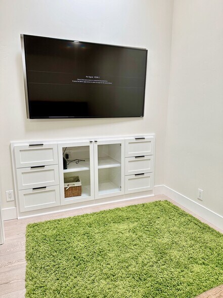 More Photos Of 212 Judah St, Roseville Loft Creative Space For Lease