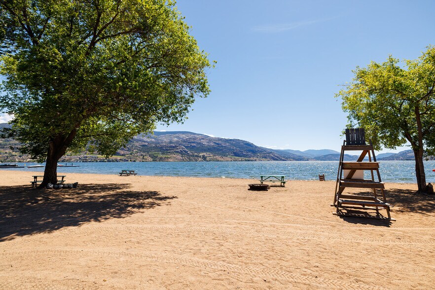 More Photos Of 4201 Skaha Lake Rd, Penticton Hotel For Sale