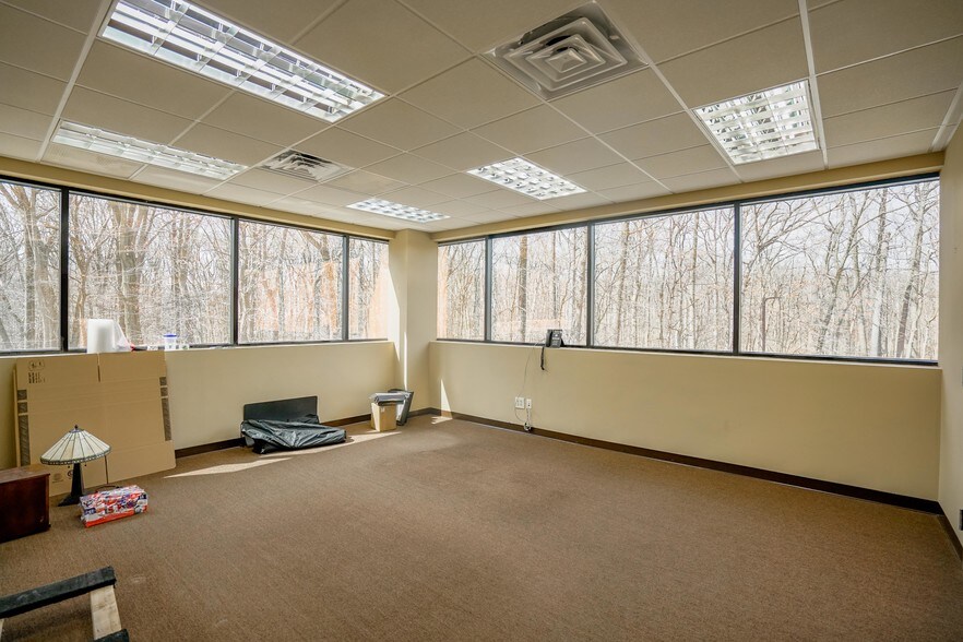 More Photos Of 1000 South Ave, Staten Island Office For Lease