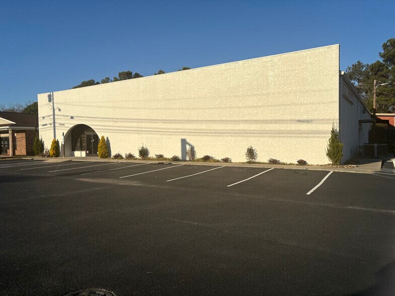 Primary Photo Of 2520 W Roosevelt Blvd, Monroe Storefront Retail Office For Lease
