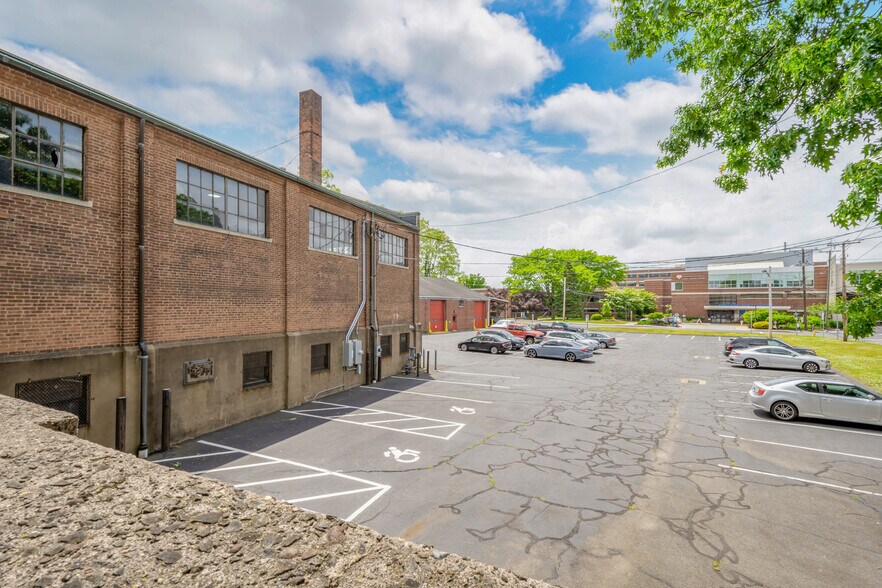 More Photos Of 330 Main St, Manchester Loft Creative Space For Sale