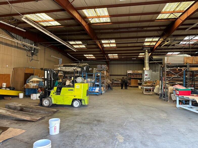 More Photos Of 2821 Union St, Oakland Warehouse For Lease