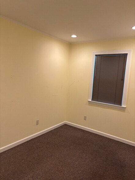 More Photos Of 153 N Auten Ave, Somerville Medical For Lease