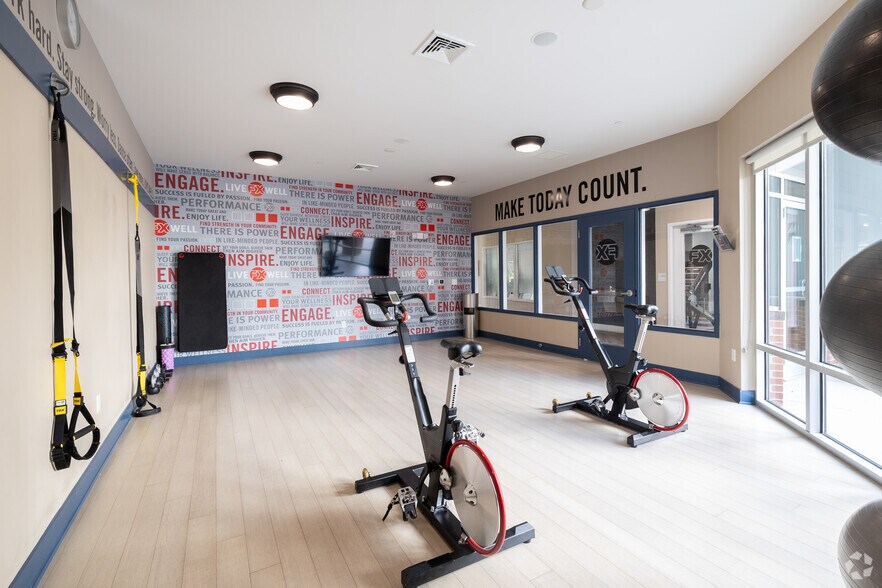 More Photos Of 9142 Richmond Hwy, Fort Belvoir Apartments For Lease