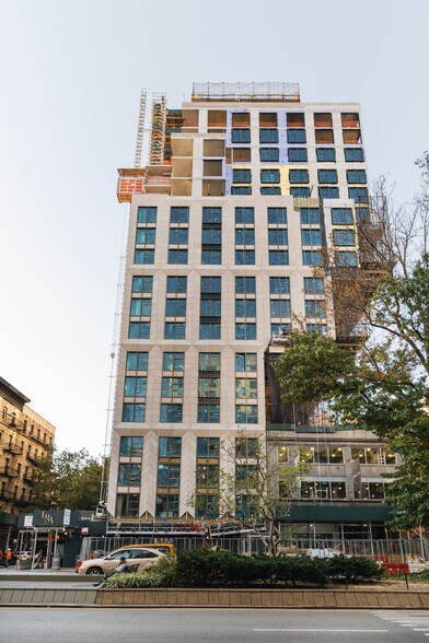 More Photos Of 2461 Broadway, New York Apartments For Lease