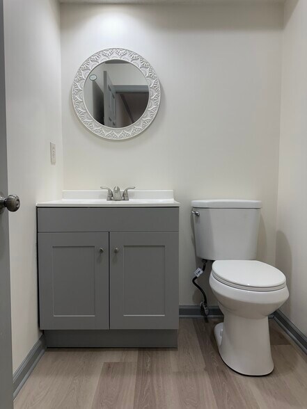 More Photos Of 7373 Hodgson Memorial Dr, Savannah Office For Lease