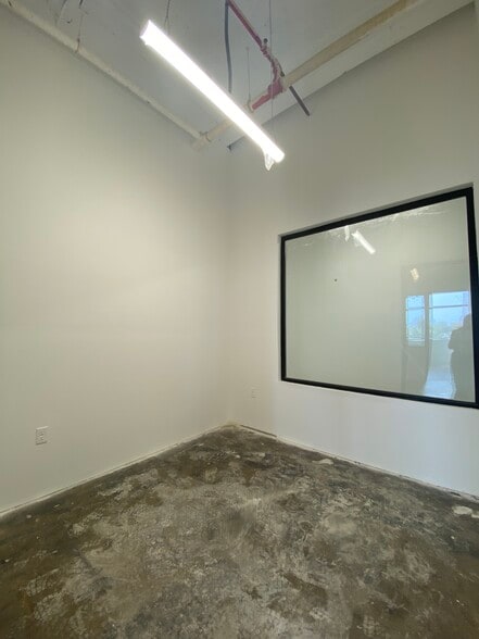 More Photos Of 901 E 31st St, Los Angeles Manufacturing For Lease