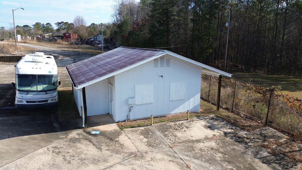 More Photos Of 5711 Highway 53 E, Dawsonville Warehouse For Lease