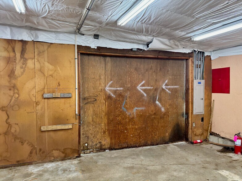 More Photos Of 405 S National Ave, Bremerton Service For Sale