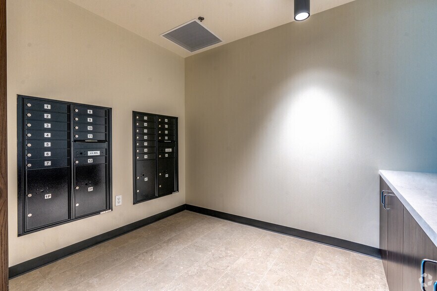 More Photos Of 1961 SH 121, Lewisville Unknown For Lease