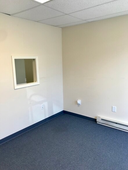 More Photos Of 1130 International Pky, Fredericksburg Warehouse For Lease