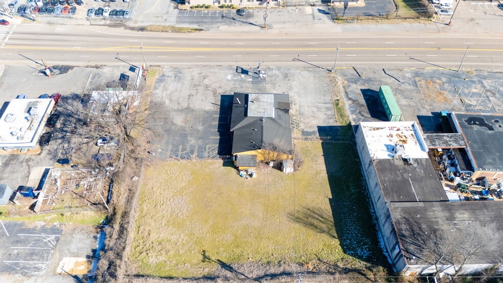 More Photos Of 2291 Elvis Presley Blvd, Memphis Freestanding For Sale