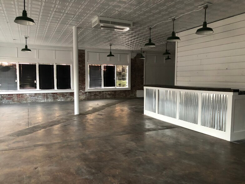 More Photos Of 11994 Highway 70, Arlington Warehouse For Lease